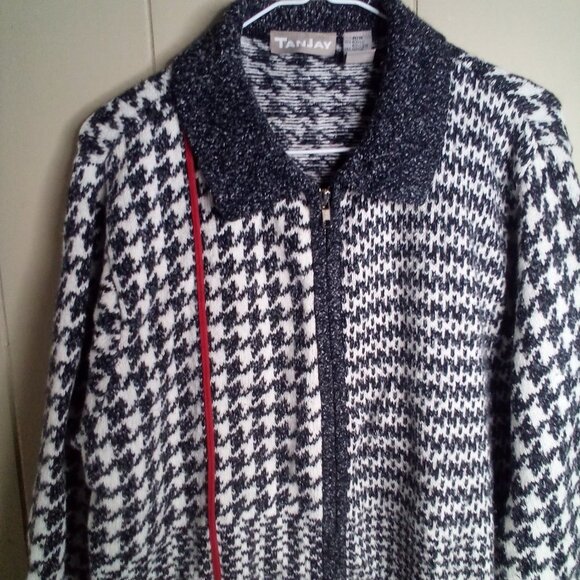 Tanjay  Sweater  Size Medium  Full Zip  Long Sleeve  Black White Red - Picture 11 of 13